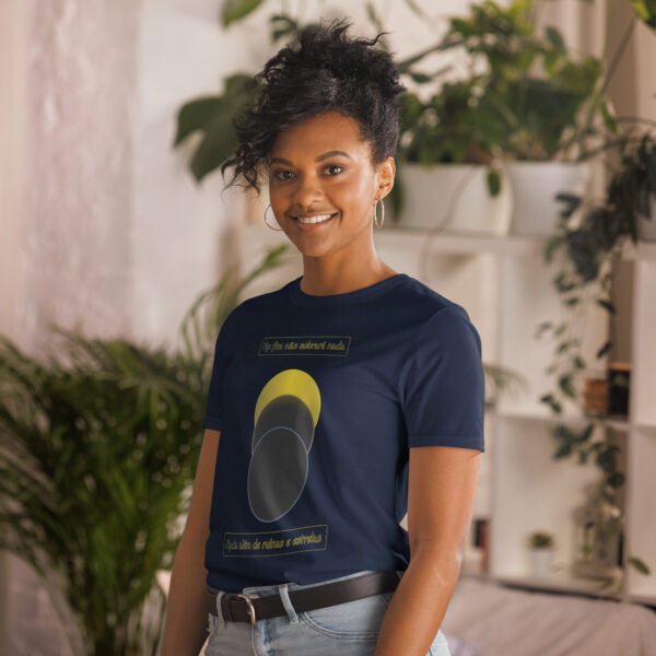 Camiseta unissex com mangas curtas |  THEIA | Sol, Theia e Terra "No fim não sobrará nada" - Imagem 6